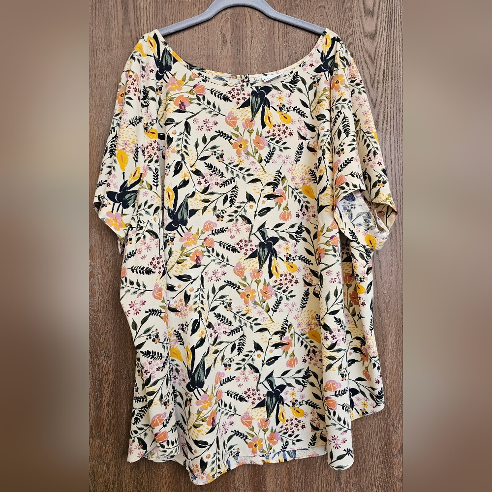 Women's Ava & Viv Plus Size Floral top